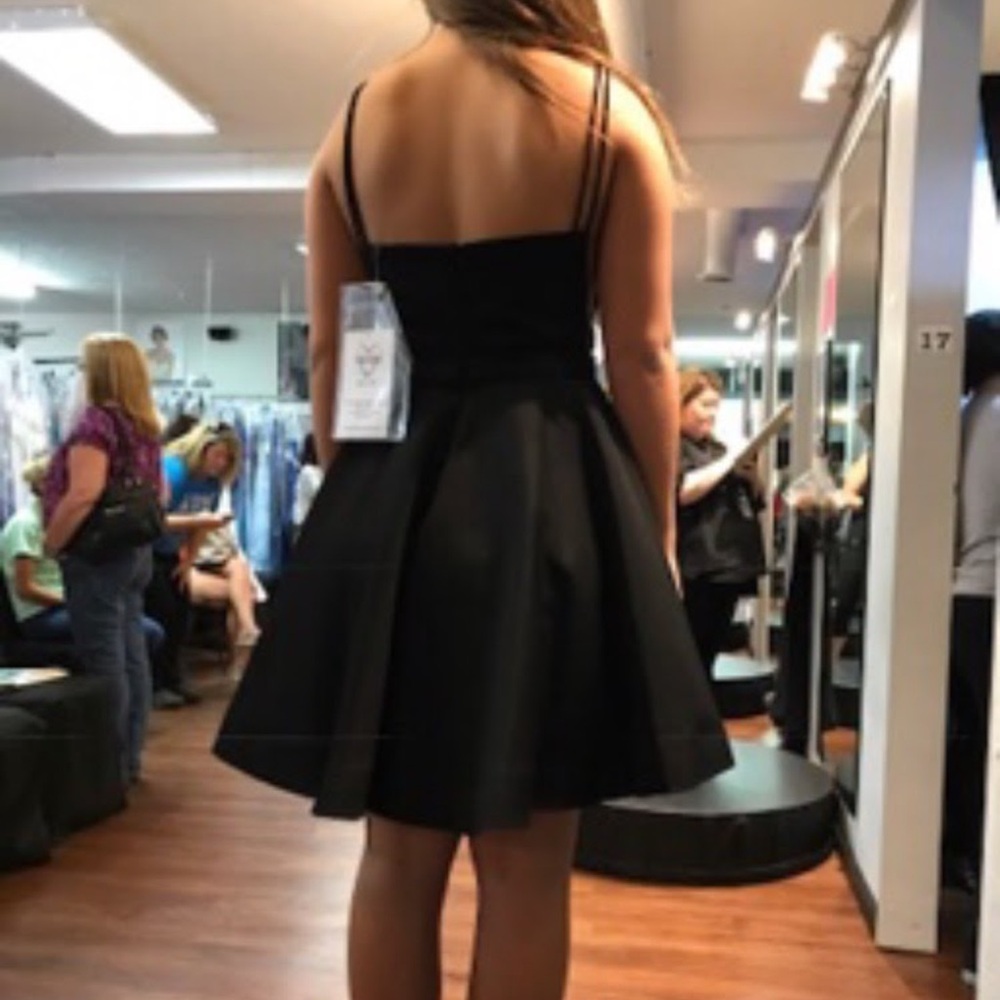 Sherri Hill Black Homecoming dress - Picture 2 of 3